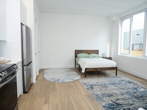 Building Photo - 38 Hichborn St