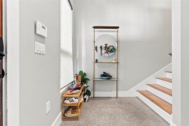 Foto del edificio - 2800 Crest Ave