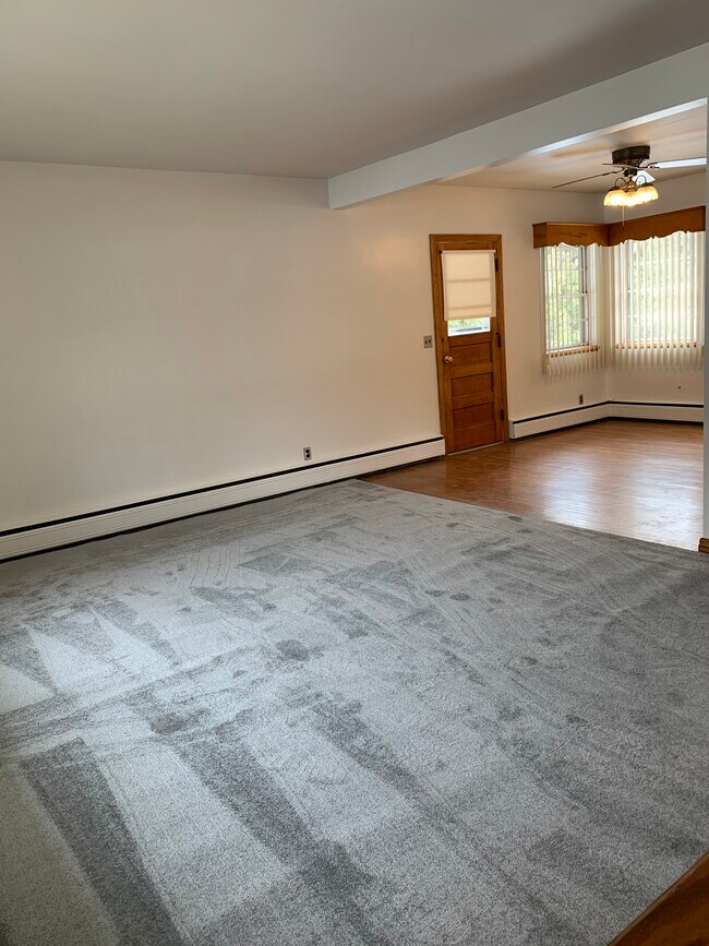 Building Photo - 173 3rd St