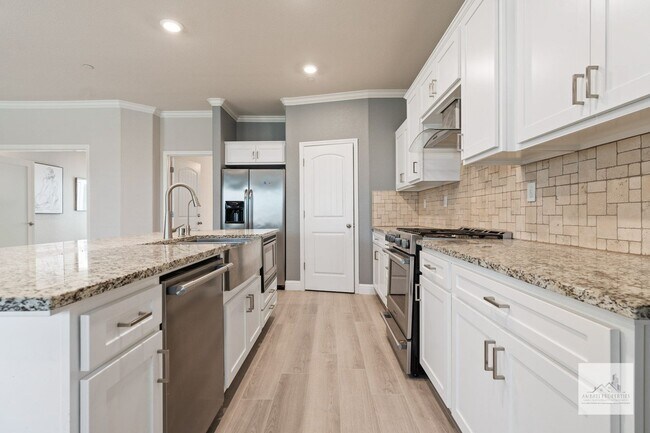 Building Photo - Beautiful Next Gen home!