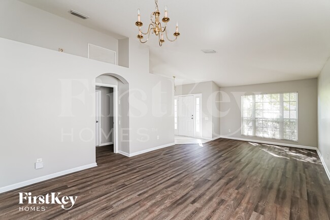 Foto del edificio - 12430 Midpointe Dr