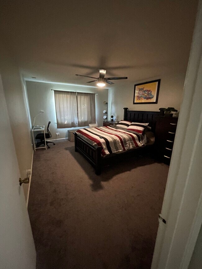 Master Bedroom - 714 E Algonquin Rd