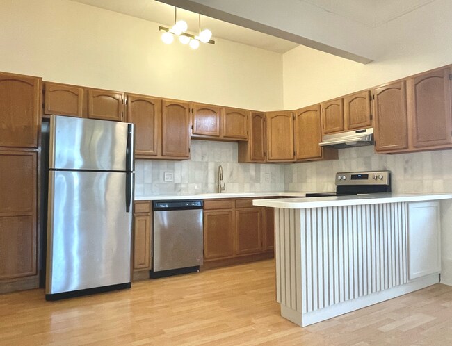 Kitchen - 934 E 11th Ave