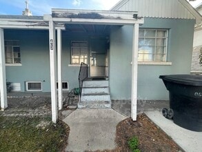 Building Photo - 39-43 W 880 N