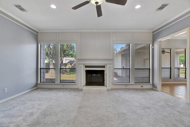 Foto del edificio - 13714 Quail Forest Dr