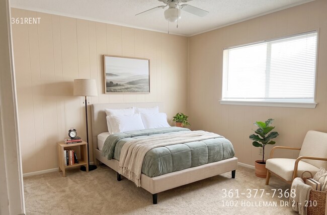 Foto del edificio - 1402 Holleman Dr