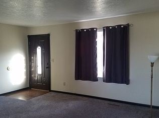 Building Photo - Brick ranch close to downtown Hinsdale