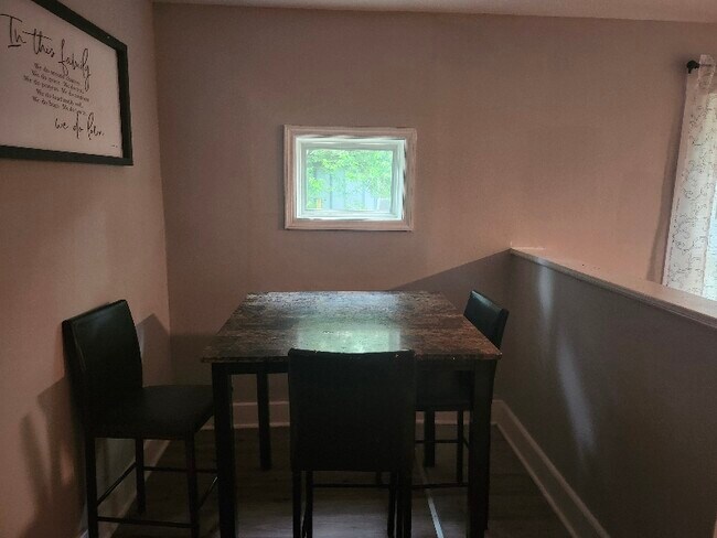 Foto del edificio - 800 Training Day Dr