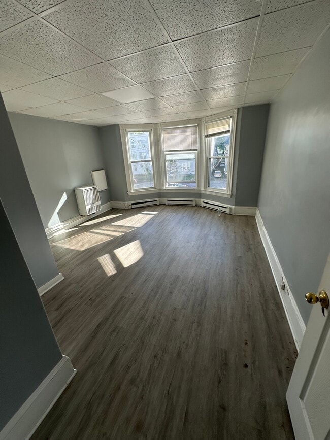 Building Photo - 128 Pierce St