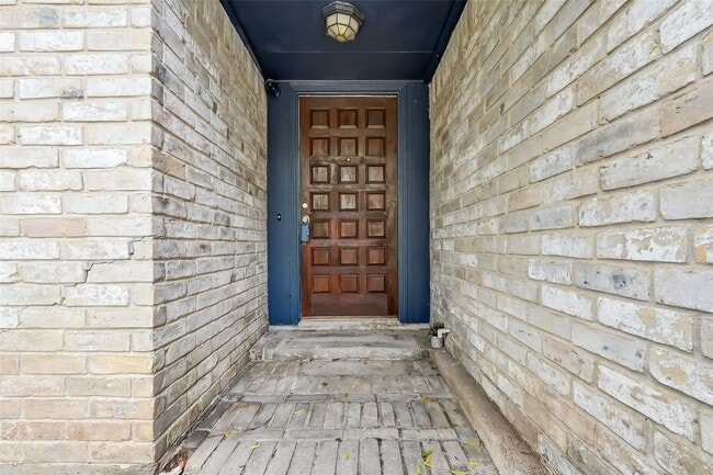 Building Photo - 10510 Overview Dr