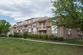 Building Photo - Village Court