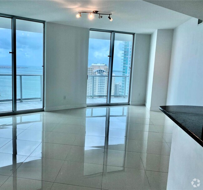 Building Photo - 300 S Biscayne Blvd