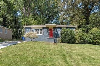 Building Photo - 1421 Cobb Branch Dr