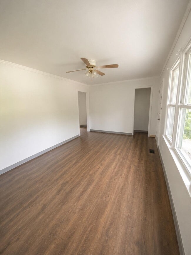 Building Photo - 103 Southwood Dr