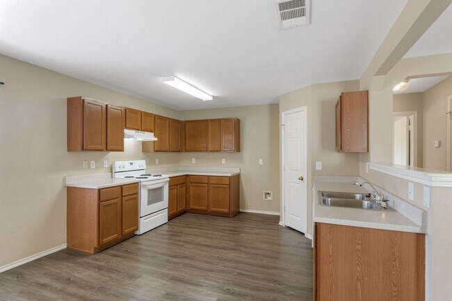 Building Photo - 4018 Regal Rose