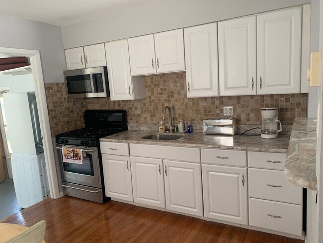 Foto del edificio - 334 40th St S