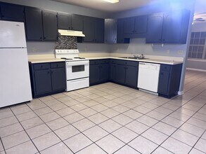 Building Photo - 2313 Friar Tuck Ln