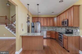 Building Photo - 27 Zion Dr