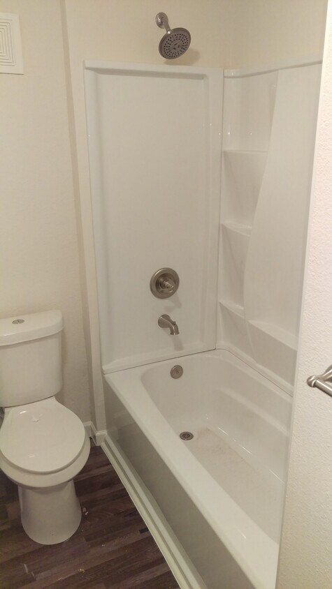 Foto del edificio - 1006 Samuels Ave