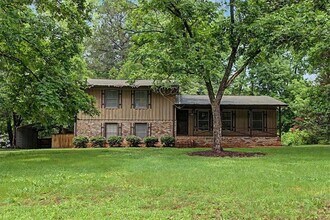 Building Photo - 2985 Fredrick Dr