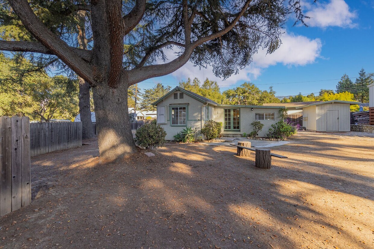 Primary Photo - 11586 N Ventura Ave