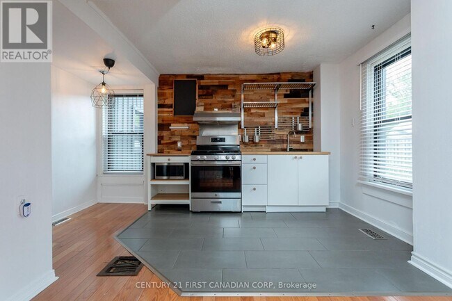 Photo du bâtiment - 331 Erie St