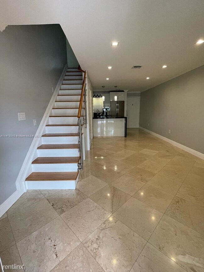 Building Photo - 3 br, 2.5 bath House - 11795 SW 18th St # ...