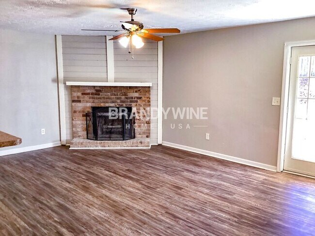 Foto del edificio - MOVE IN BY MARCH 15TH AND RECEIVE $1000 OF...