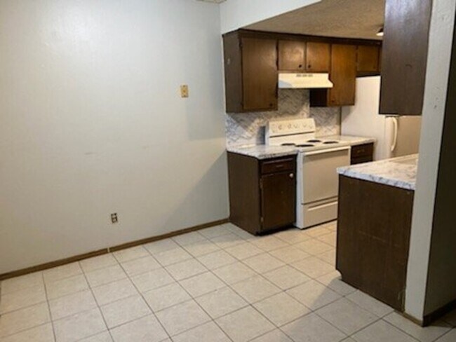 Building Photo - 4415 yorkshire