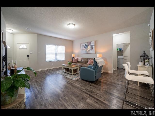 Foto del edificio - 2090 Matthews Meadow Ln