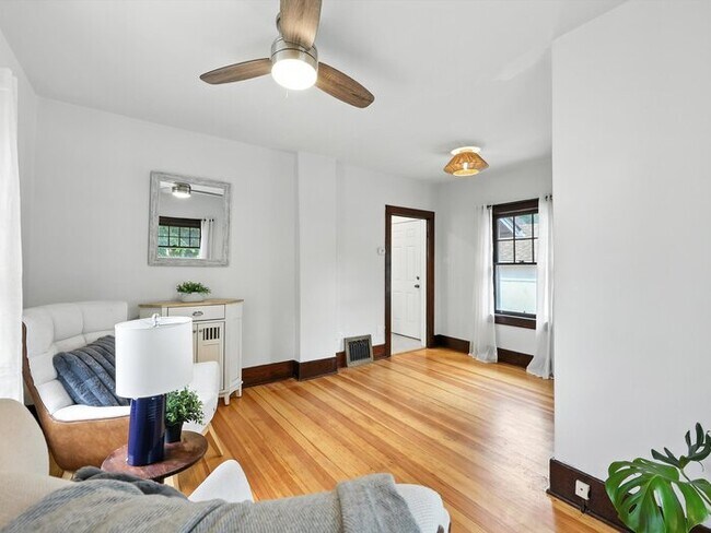 Foto del edificio - 326 N Sheridan Ave
