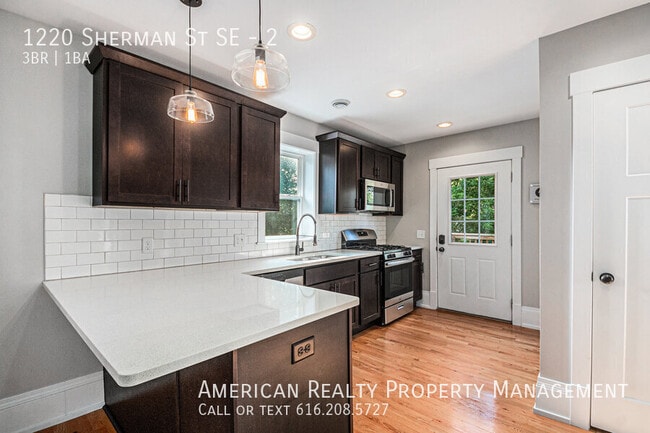 Building Photo - 1220 Sherman St SE