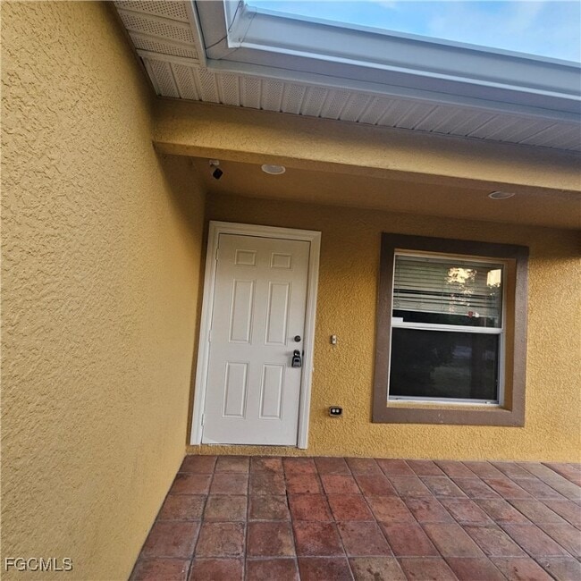 Building Photo - 103 Ivan Ave S