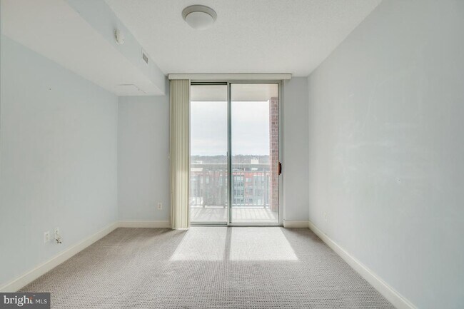 Building Photo - 1020 N Highland St