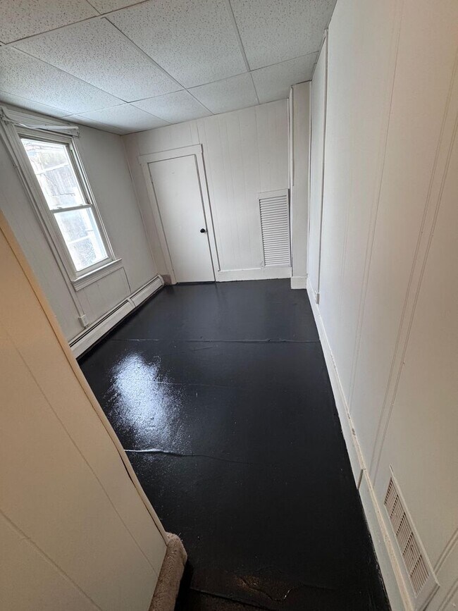 Foto del edificio - Newly Renovated 3BR Row Home – Move-In Ready