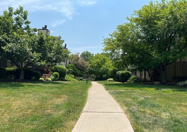 Building Photo - 3260 Brookview Way