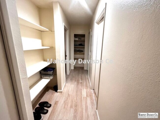Foto del edificio - Updated 3 bed/2 bath Southwest Santa Rosa ...