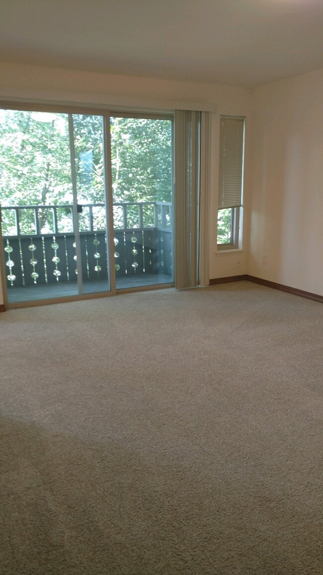 Sliding door & deck - Legend House