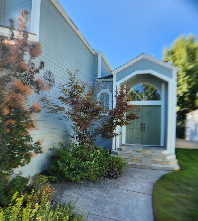 Building Photo - Crystal Lake Home For Rent