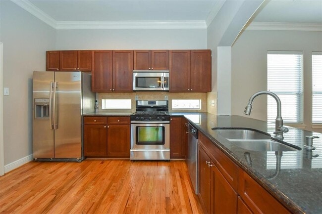 Foto del edificio - 1141 W 24th St