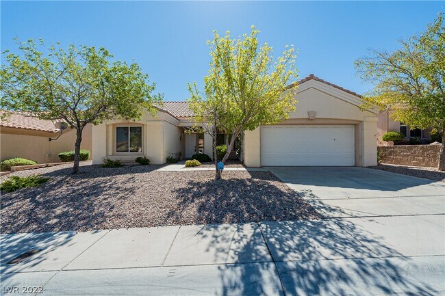 Building Photo - 10637 Sky Meadows Ave