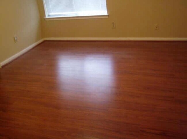 Building Photo - 6218 Ladera Dr