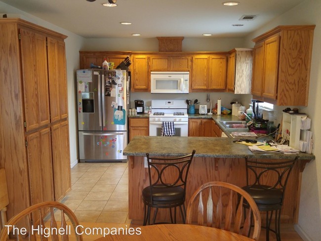 Building Photo - 2095 Deer Creek Rd
