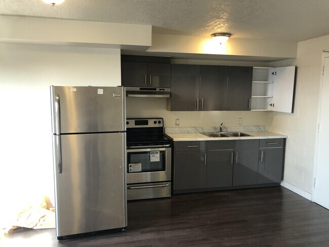 Photo du bâtiment - 570-570 King St W