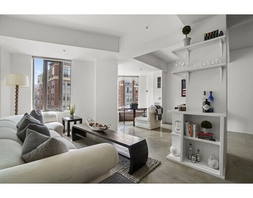 Primary Photo - 1313 Washington St