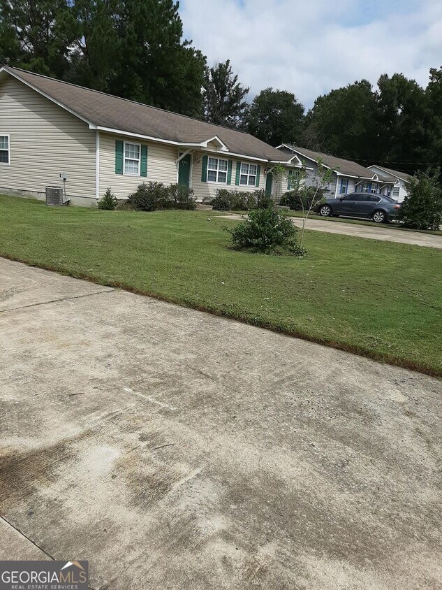 Primary Photo - 704 Green St