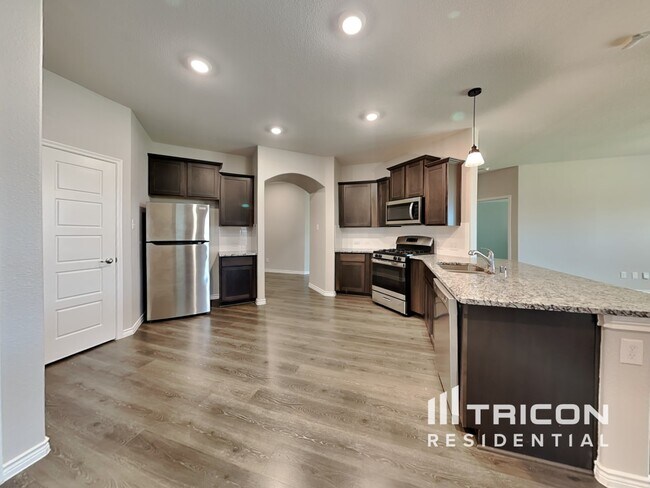 Foto del edificio - 426 Pleasant Hill Ln