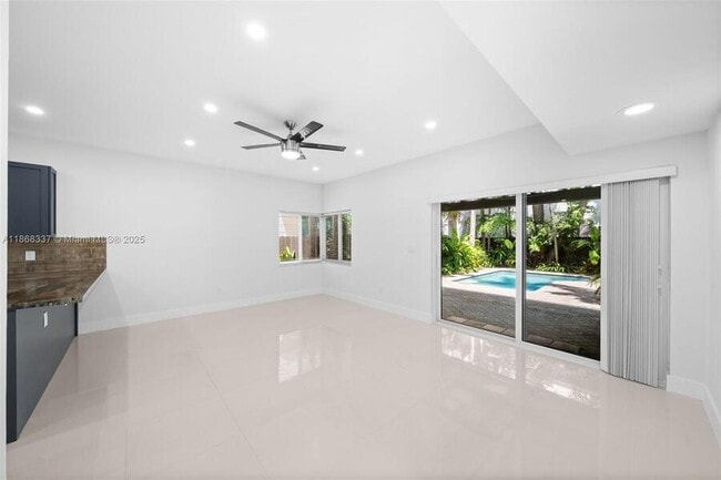 Foto del edificio - 3143 Day Ave