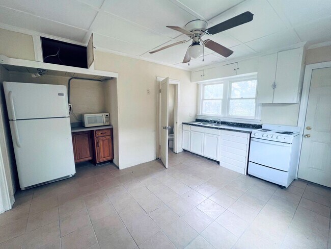 Foto del edificio - Efficiency unit for rent in Lake Wales
