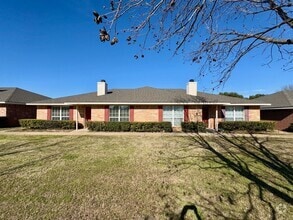 Building Photo - 9511 Panther Way